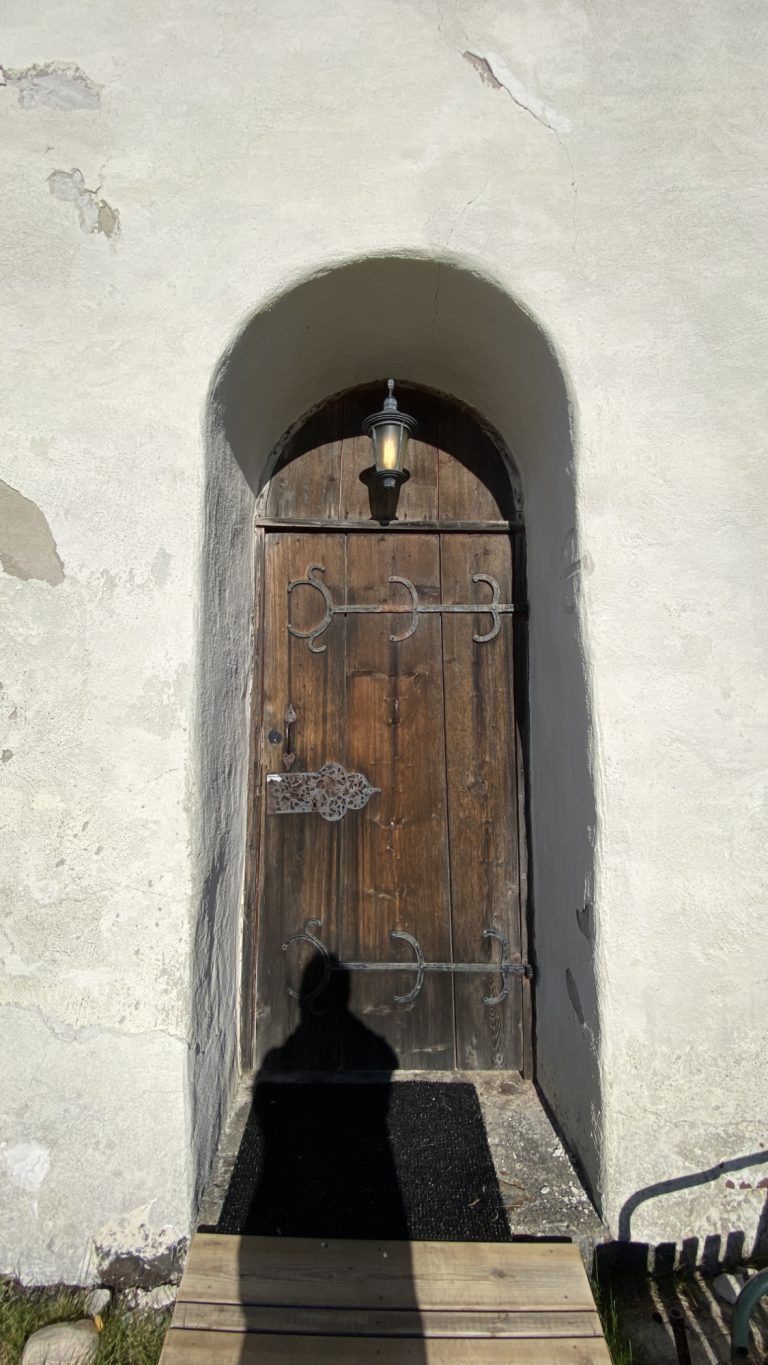 Högsjö gamla kyrka door
